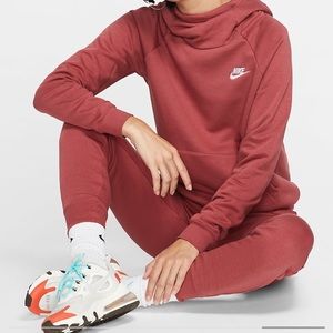 Nike Sportswear Funnel hoodie